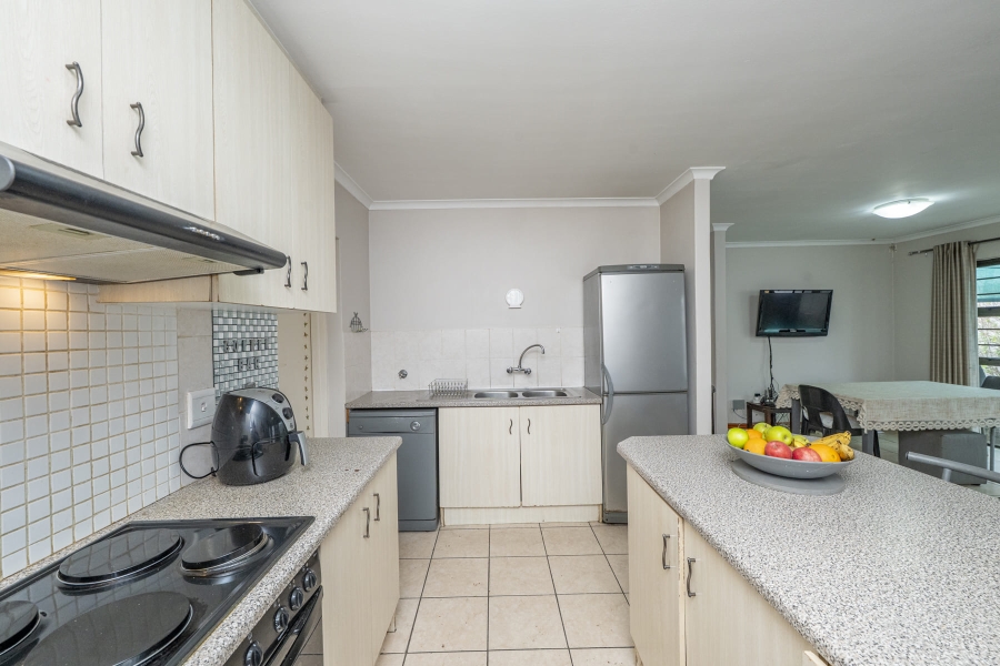 2 Bedroom Property for Sale in Eikenbosch Western Cape